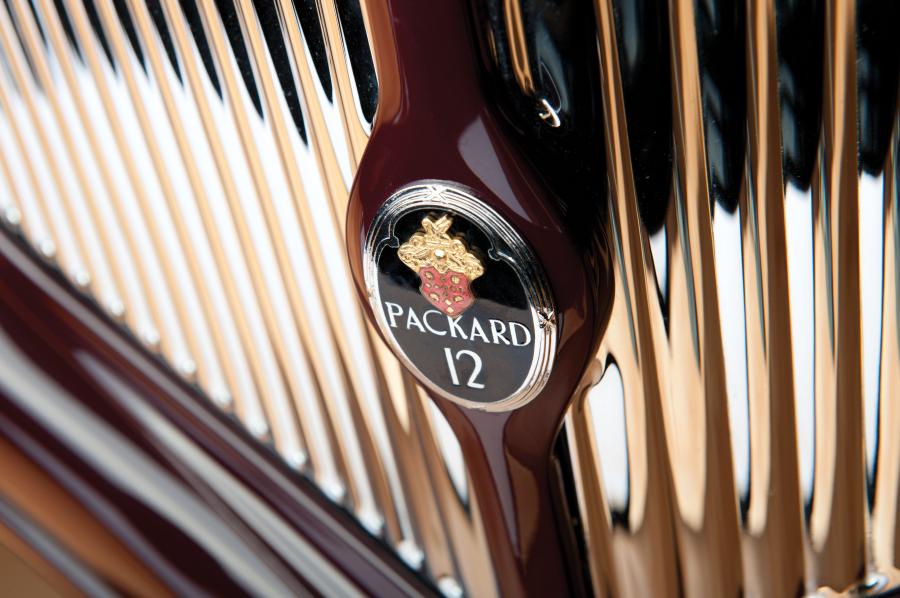  Packard Twelve Convertible Victoria 1937 года  (фото 10 из 26)
